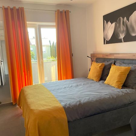 Valkane Beach Apartments Pula Buitenkant foto