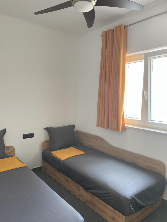 Valkane Beach Apartments Pula Buitenkant foto